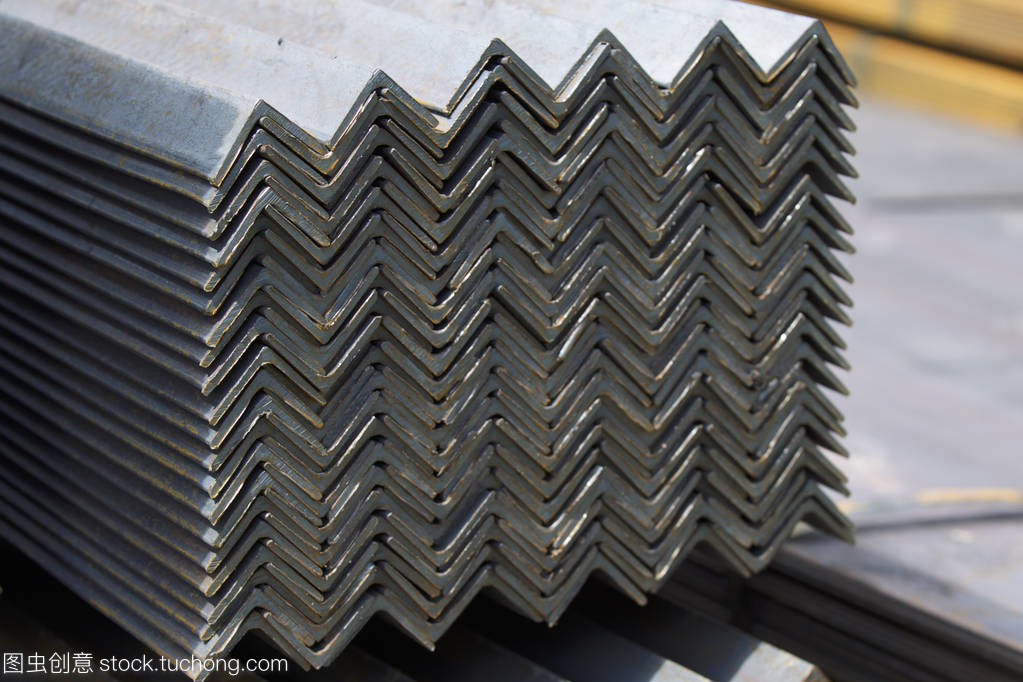 金属齿形角材料在仓库包装中的关键作用与防护策略